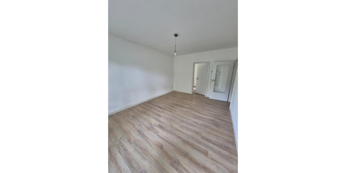 Hochparterre Gummersbach - 2 Zimmer, 52 m&sup2;, 600&euro; | Angebot:25873456