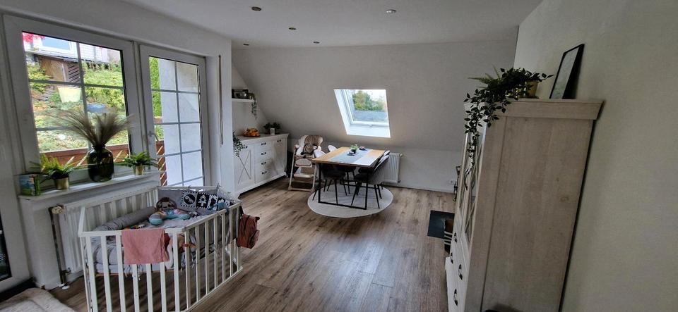 Dachgeschoßwohnung Sundern (Sauerland) - 3 Zimmer, 85 m&sup2;, 750&euro; | Angebot:26038701