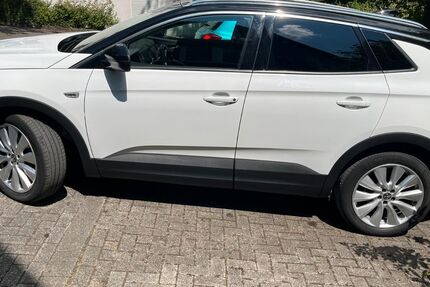 Opel Grandland (X) 59.400 km 21.500 &euro; Gummersbach 51643