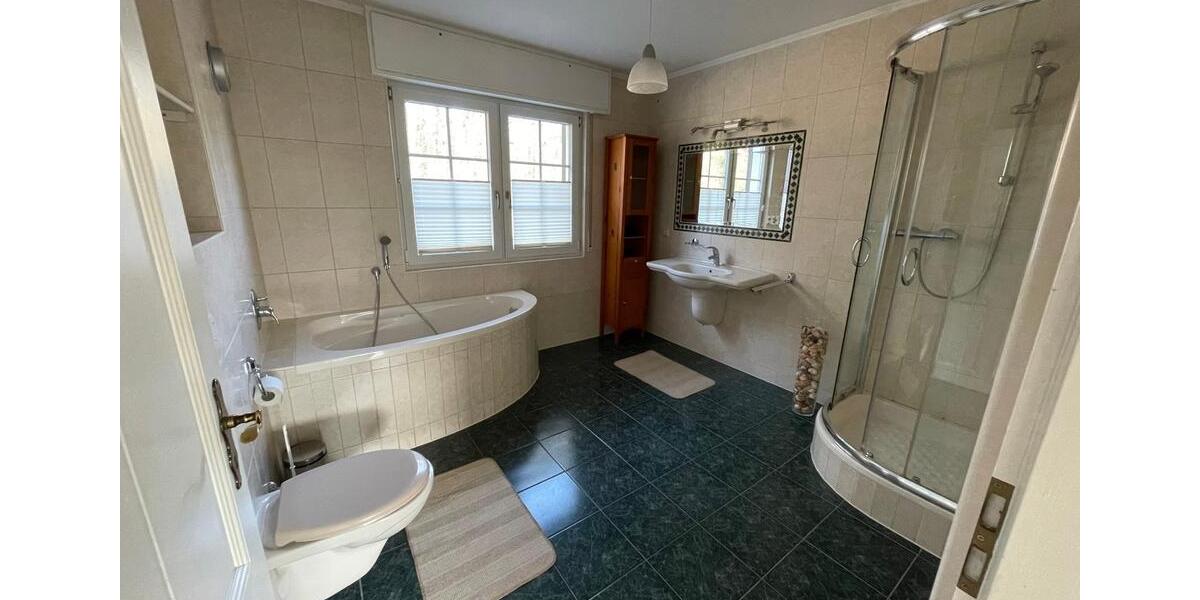 Einfamilienhaus Reichshof - 7 Zimmer, 180 m&sup2;, 390.000&euro; | Angebot:26409465