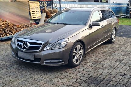 Mercedes-Benz E 250 240.743 km 7.400 &euro; Gummersbach 51766