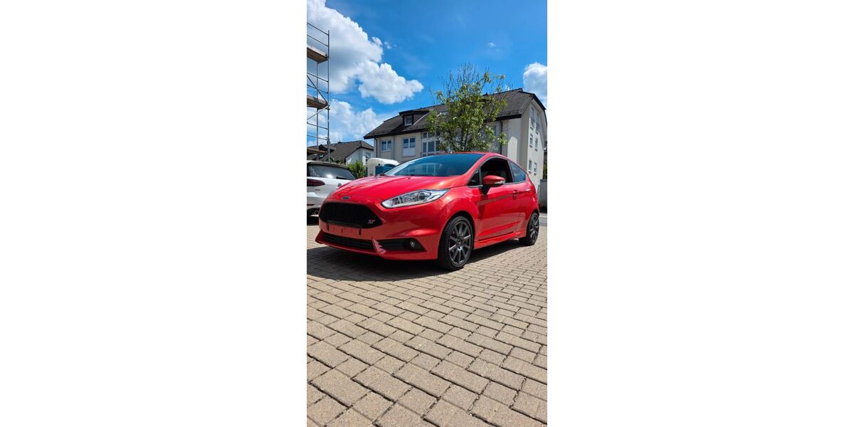 Ford Fiesta 90.000 km 8.999 &euro; Herscheid 58849