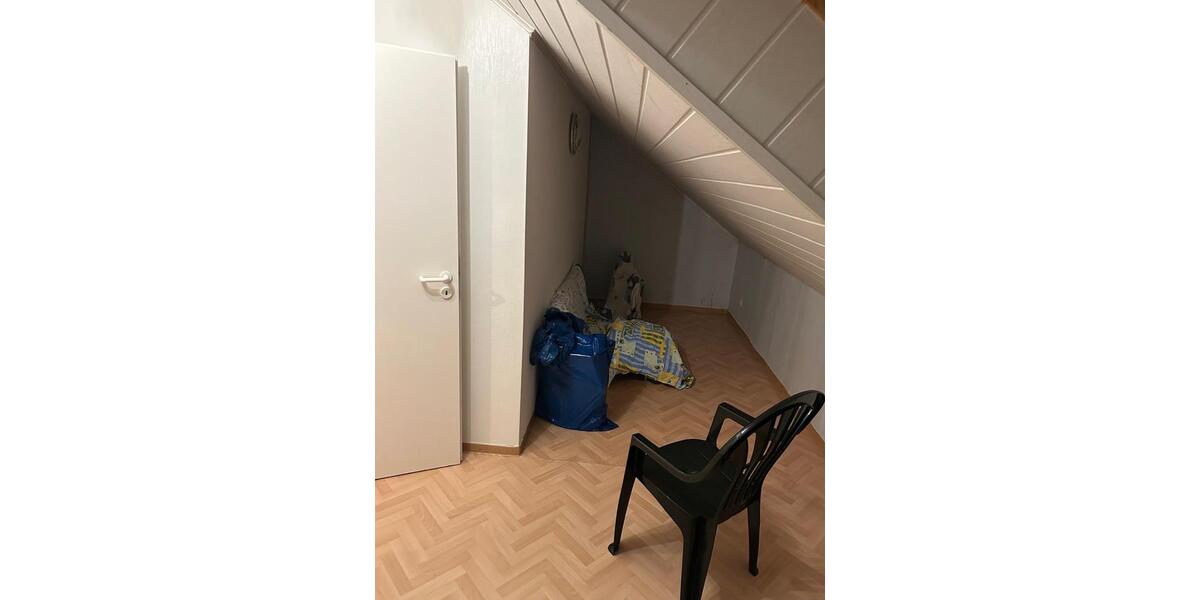 Dachgeschoßwohnung Meinerzhagen - 4 Zimmer, 79 m&sup2;, 450&euro; | Angebot:25370613