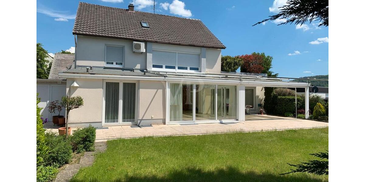 Erdgeschoßwohnung Iserlohn - 5 Zimmer, 180 m&sup2;, 1.600&euro; | Angebot:24791702