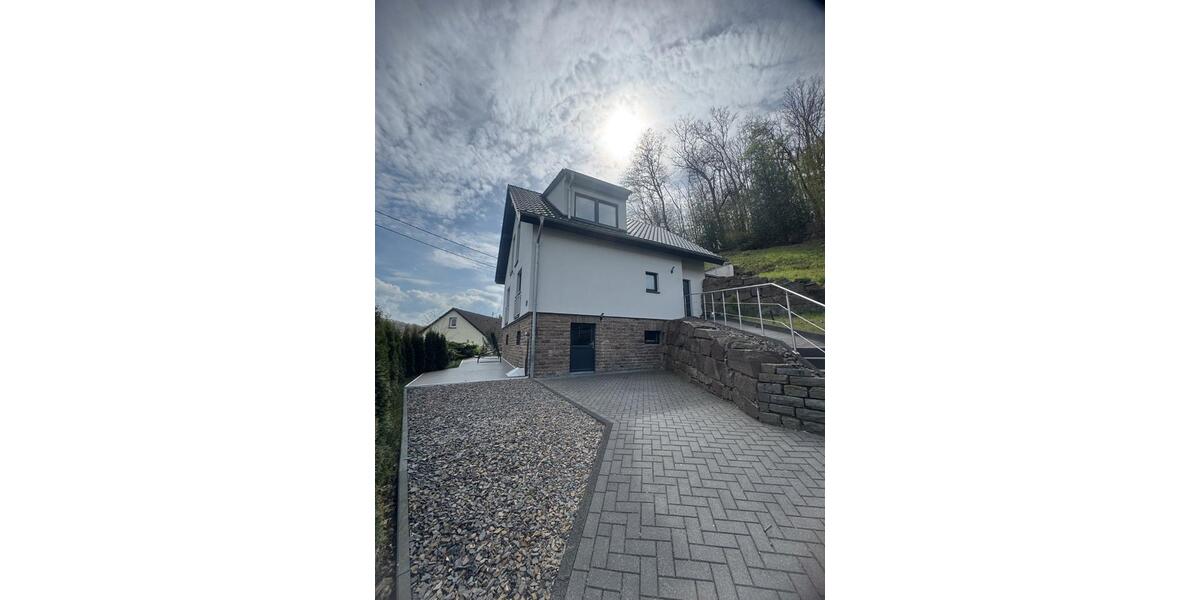 Einfamilienhaus Gummersbach Berstig Süd - 4 Zimmer, 130 m&sup2;, 1.490&euro; | Angebot:26211220