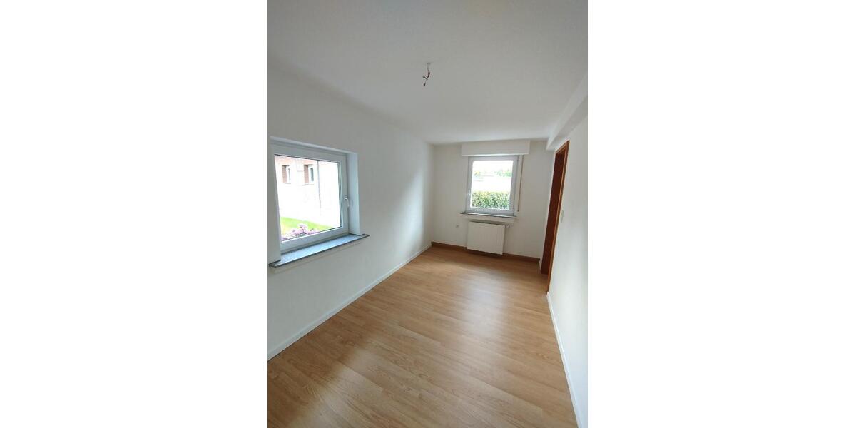 Erdgeschoßwohnung Lindlar - 3 Zimmer, 91 m&sup2;, 800&euro; | Angebot:25884314