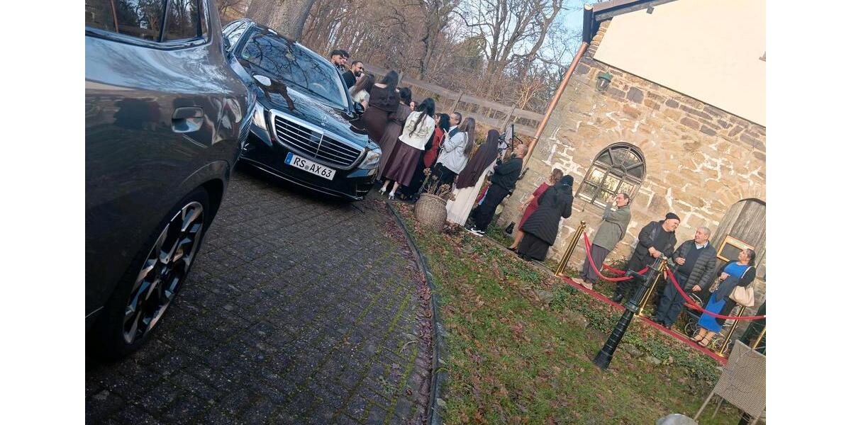 Einfamilienhaus Radevormwald - 8 Zimmer, 350 m&sup2;, 3.900&euro; | Angebot:25957722